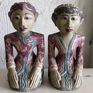 Pareja Javanesa Sentada 30cm